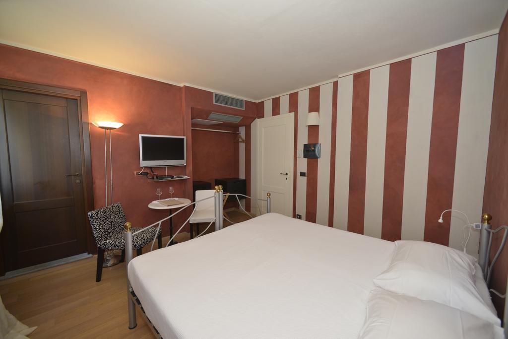 Cascina San Michele Bed and Breakfast Costigliole d'Asti Kamer foto