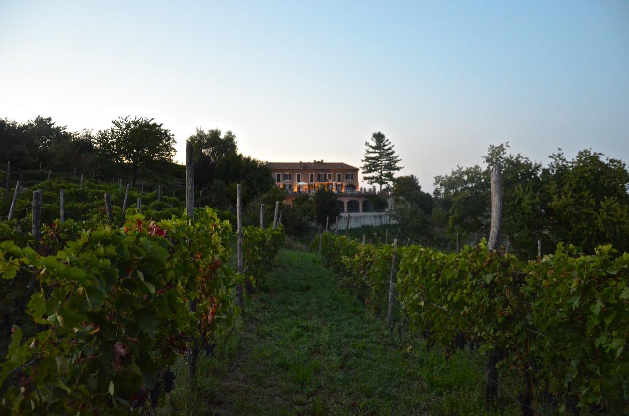 Cascina San Michele Bed and Breakfast Costigliole d'Asti Buitenkant foto